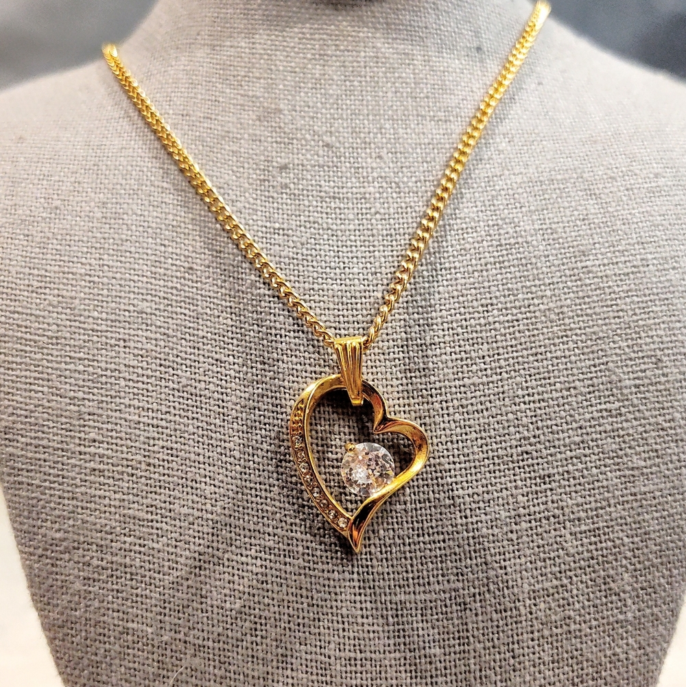 VINTAGE 18K GOLD PLATED FOREVER LOVE HEART PENDANT WITH CZ ACCENTS & NECKLACE